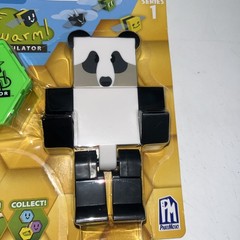 Panda Bear Action Figure Pack w/Mystery Bee & Honeycomb Case 5” Articulated NEW