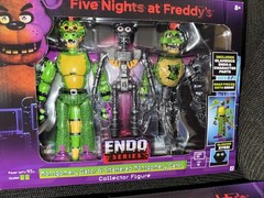 Jazwares Five Nights At Freddy’s Endo Series Wave 3 Wolf Freddy Gator Chica Set
