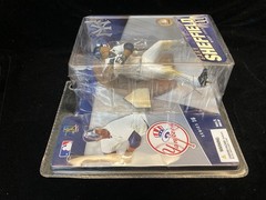 GARY SHEFFIELD MCFARLANE TOYS MLB SERIES 16 NEW YORK YANKEES 2006 BASEBALL