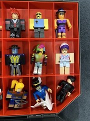 Roblox Carrying Case + 20 Figures (approx 2018)
