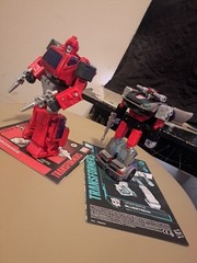 Transformers Studio Series 86 Ironhide & War For Cybertron Earthrise Bluestreak