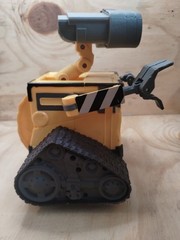 Thinkway Toys RC WALL-E Robot with Remote 8.5″ WORKS batteries not included