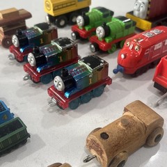 Misc Mixed Lot 19 Wooden/Die Cast/Plastic Train Cars. Thomas The Train/Unknown