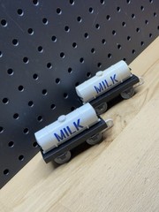 Thomas & Friends Trackmaster Cargo Lot Of 2 Car Milk Tanker