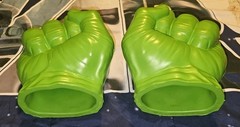 Avengers The Incredible HULK SMASH FISTS Hasbro Marvel 2023 Foam Hands EXCELLENT
