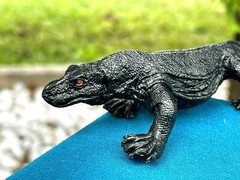 Realistic Beautifully Detailed Hand Painted Komodo Dragon Lizard PVC Figure