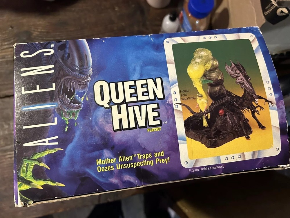 Aliens Queen hive playset