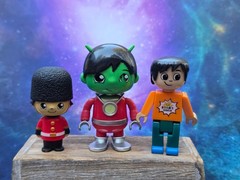 Lot of 3 Ryan’s World Figures Ryan Green Martian & United Kingdom guard toy