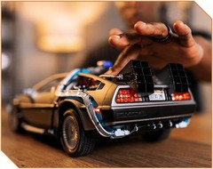 Tomy 1/10 Die Cast Back to the Future DeLorean Time Machine w/ Einstein Flames