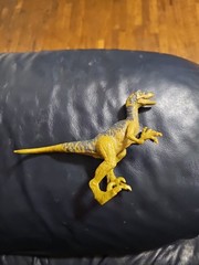 Jurassic World Velociraptor- 6.5 Inches Head To Tail
