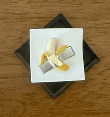 Mini Brands Masterpieces LEGENDARY “Comedian/Banana” with Free Accessories.