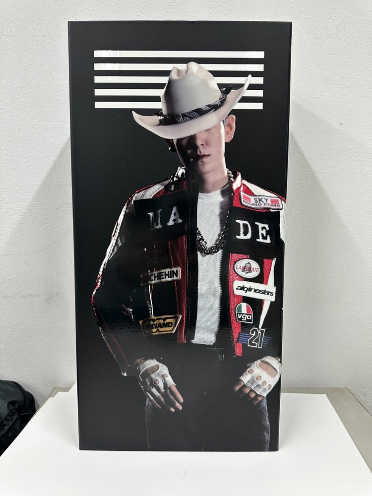 Enterbay 1/6 BIG BANG T.O.P 10 Anniversary