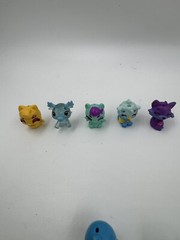 Mixed Lot of 20 Miniature Hatchimals Colleggtibles Plastic Figures