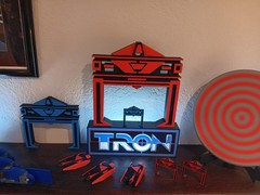 Retro Recognizer / Collector for Tron action figures and lightcycle toys Blk/Red