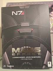 Mass Effect Male Shepard 1/6 Scale Dark Horse Statue
