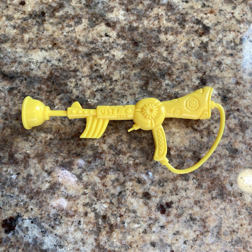 1991 TMNT Teenage Mutant Ninja Turtles Green Beret Raphael Plunger Gun Weapon