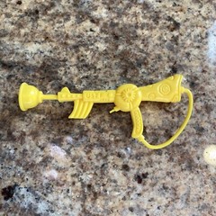 1991 TMNT Teenage Mutant Ninja Turtles Green Beret Raphael Plunger Gun Weapon