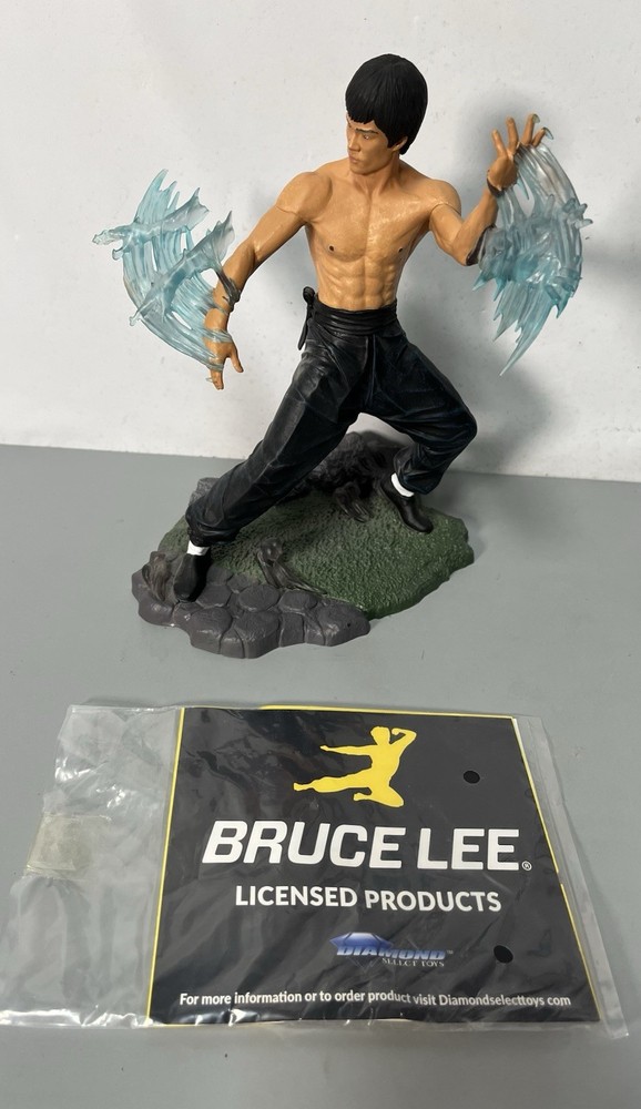 BRUCE LEE “Water” Gallery Diorama PVC statue Diamond Select CIB