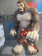 Bigfoot Sasquatch Giant 15.5 Inch Vinyl Yeti Figure 2015 Toys R Us Maidenhead.