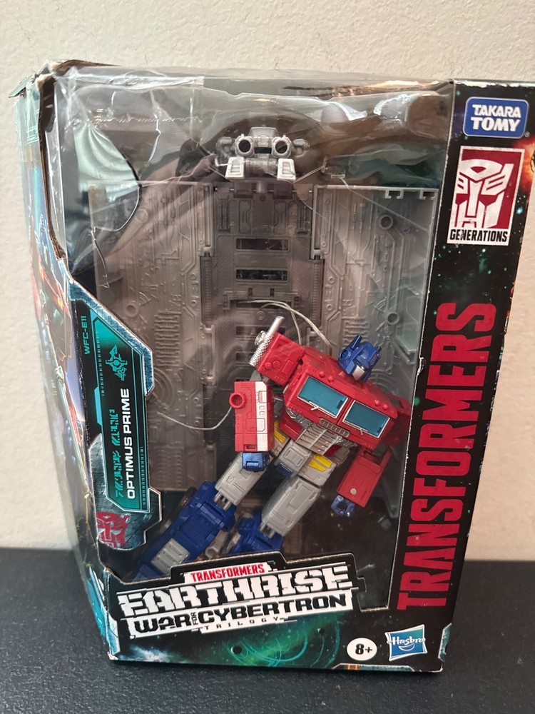 Transformers Netflix Optimus Prime complete War For Cybertron package open box