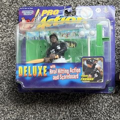 Starting Lineup Baseball Action Figures 2001 McGwire Thomas Banks Card Bat Ball