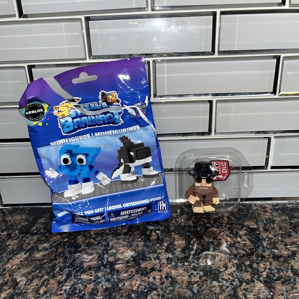 Roblox Steal a Brainrot “Matteo” Minifigure with DLC code Unused