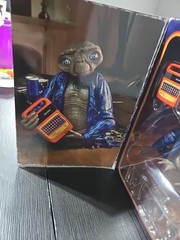 NECA Ultimate Telepathic E.T. – NEW – Box damage