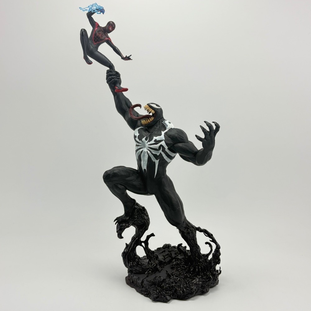 Marvel Spider-Man 2 Collector’s Edition 19″ Statue Venom Miles Morales PS5