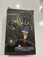 Riot Games League of Legends Caitlyn Sheriff of Piltover Figure