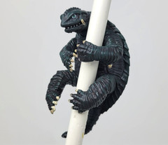 Hugging Gamera 1996 Green Version – 2″ Mini Gashapon Figure Gacha Genco