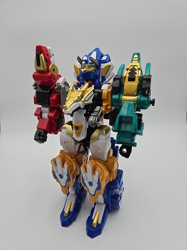 Dino Core Evolution 2 Mega D-Fighter Ultimate King Dino Transforming 4 In 1 Set