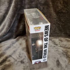 NEWS OF THE WORLD “QUEEN” FUNKO POP ALBUM HARD CASE PROTECTOR #06