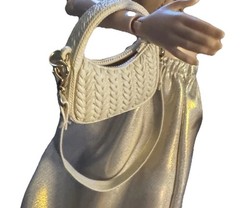 Mini Brands ZURU Fashion Series 4 Cream White Purse Tote – 1:6 Scale Doll Bag