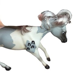 Grand Champion Grey White Pinto Horse Toy Figurine Brushable Mane Tail Horseshoe