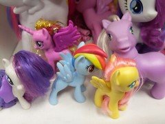 Lot Of 27 My Little Pony Figures All 2000’s, Varies Sizes & Bag Of Brushes