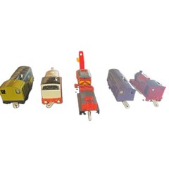 Thomas & Friends – Lot of 5 Trains – Thomas the Train- Mattel 2009 – Do Not Work