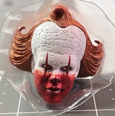 NECA IT Welcome to Derry Ultimate Blood Pennywise 7″ Figure Neutral face HEAD