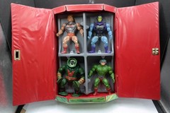 Collector’s Case Complete holds 8 Masters of the Universe with 4 figures