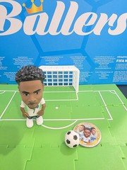 NEW ZURU FIFA WORLD CUP 2026 BALLERS, FULL & 1/2 PITCH+GOAL-FLAT RATE COMBO SHIP