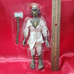 Chamber of Horrors -Beast of Blood-Retro Style 8″ Figure- Trick or Treat Studios