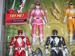 Hasbro Mighty Morphin Power Rangers Re-Ignition Auto-Morphin Battle Pack – New