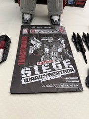 Hasbro Transformers War for Cybertron Trilogy Siege Jetfire