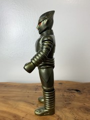 Giga Brain Jet Jaguar Black molding/Red eyes/Gold with Header