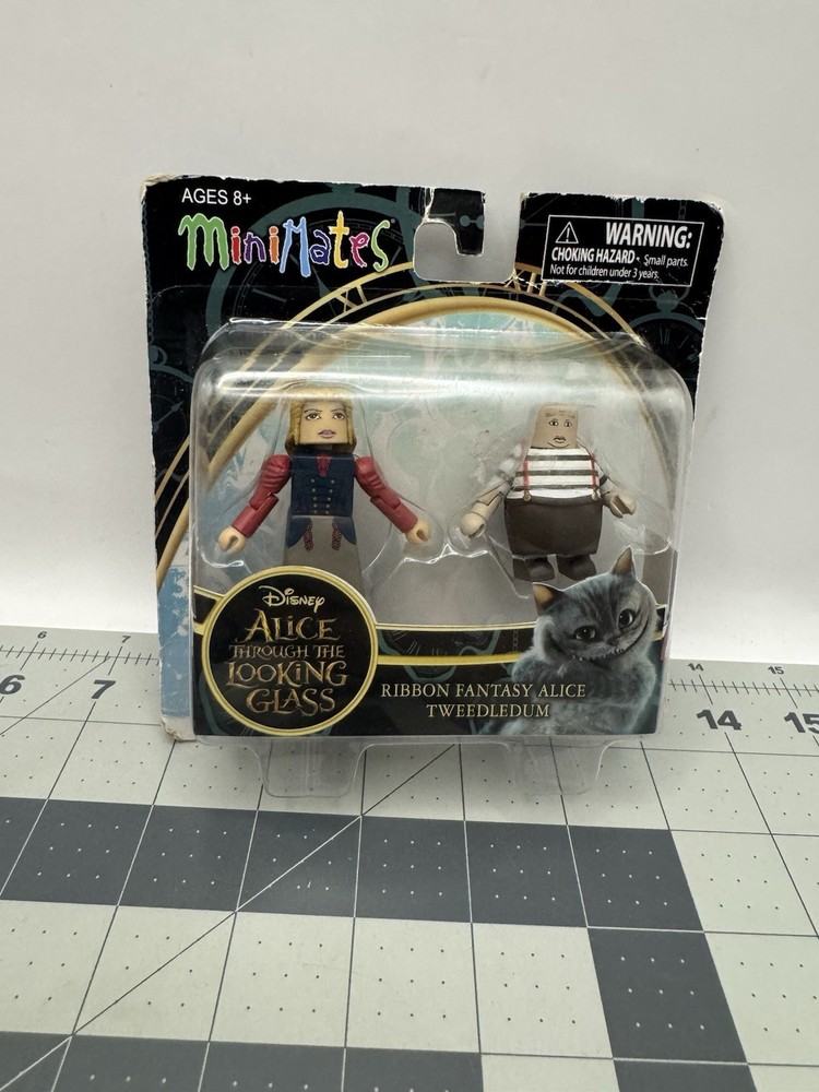 Alice through the Looking Glass Minimates Series 1 Ribbon Alice & Tweedledum
