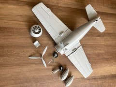 1:18 scale F-4F Wildcat Model Kit-Disassembled and Unpainted