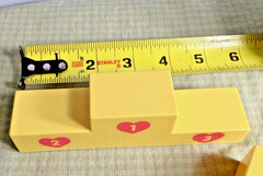 1994 MEG Hasbro Puppy in My Pocket Podium Dog Show Stand Set of 2