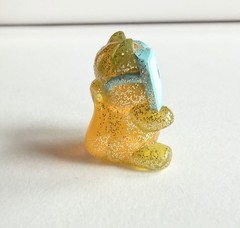 Hasbro Lost Kitties Sparkle Time Yellow Glitter Cat With Glasses Mini Figure