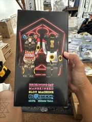 Medicom Toy Bearbrick Lucky Cat Jackpot 400％ DCON 2024 Be@rbrick