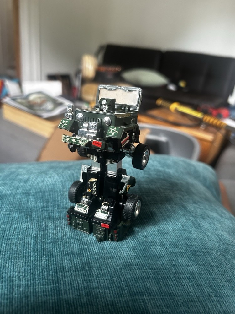 Vintage Takara Japan 1980 1982 Transforming Military Jeep Robot Toy Diaclone