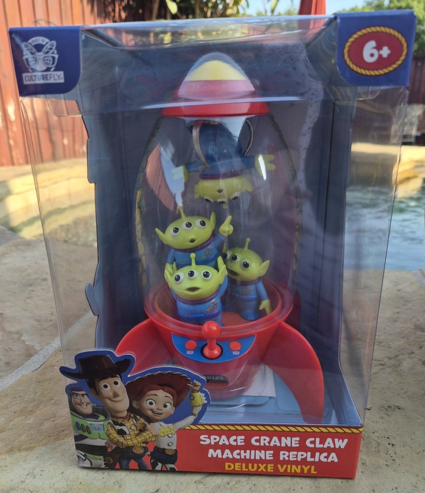 TOY STORY SPACE CRANE CLAW MACHINE REPLICA DLUXE 8 INCH VINYL FIGURE NIB